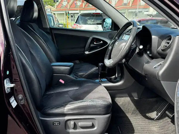 2010 Toyota Vanguard Carousel 6