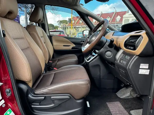 2016 Nissan Serena HIGHWAY STAR G Carousel 2