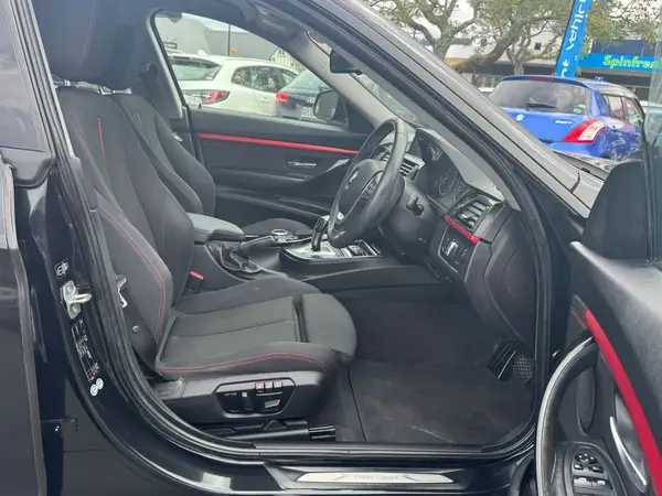 2014 BMW 320i I GRANTURISMO SPORT Carousel 4