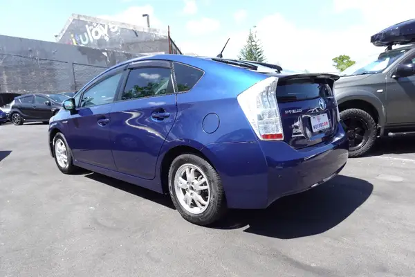 2010 Toyota Prius Carousel 7