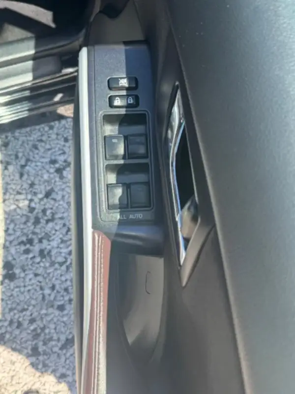 2015 Toyota Sai Carousel 9