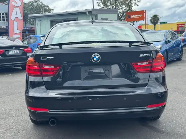 2014 BMW 320i I GRANTURISMO SPORT Carousel 6