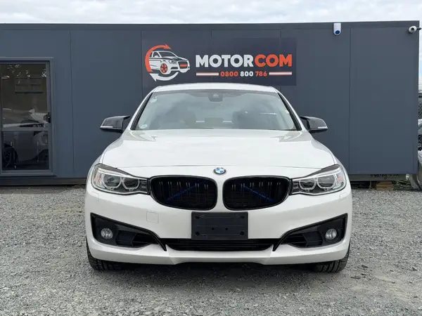 2014 BMW 320i I GRAN TURISMO SPORT Carousel 9