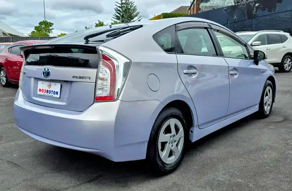 2014 Toyota Prius Carousel 6