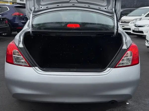 2014 Nissan Latio Carousel 9
