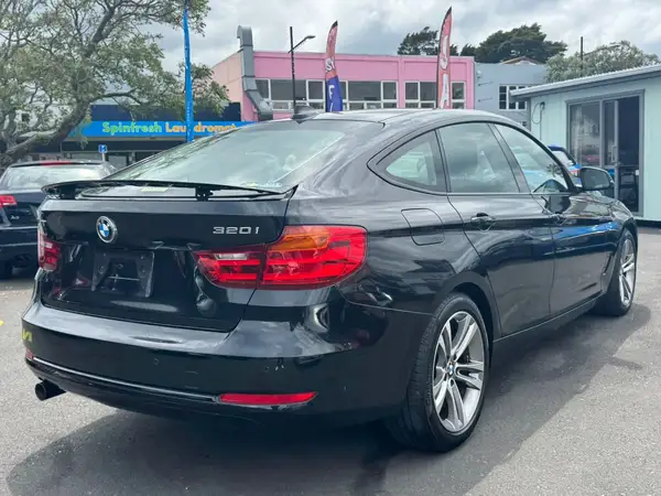 2014 BMW 320i I GRANTURISMO SPORT Carousel 5