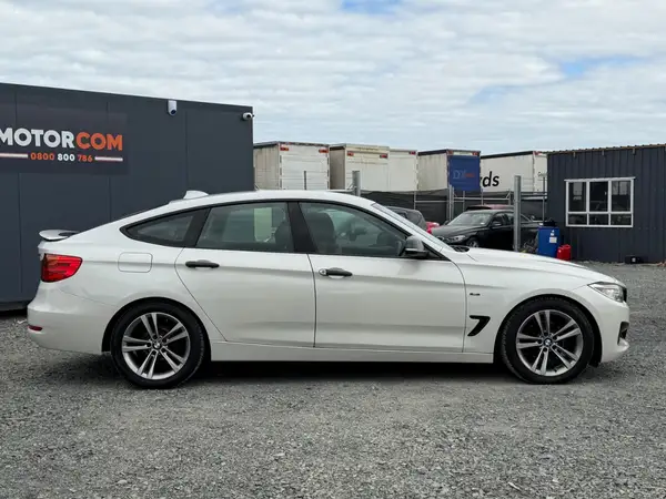 2014 BMW 320i I GRAN TURISMO SPORT Carousel 5