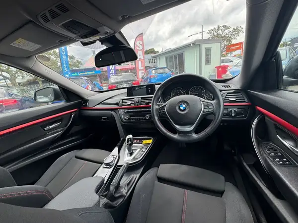 2014 BMW 320i I GRANTURISMO SPORT Carousel 3