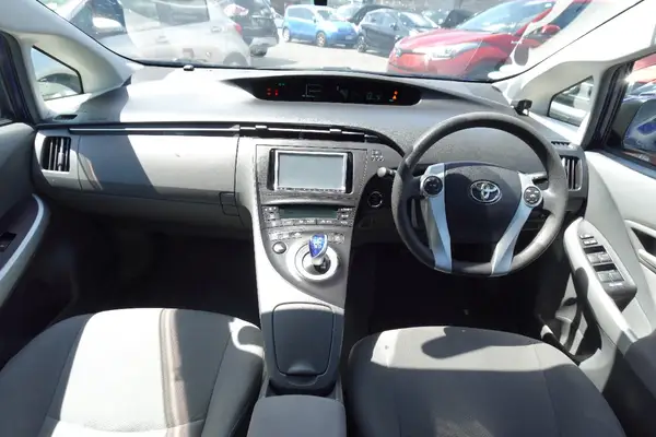 2010 Toyota Prius Carousel 1