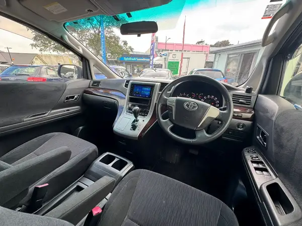 2012 Toyota Vellfire 2.4Z Carousel 2