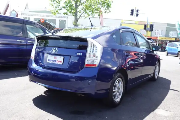 2010 Toyota Prius Carousel 4