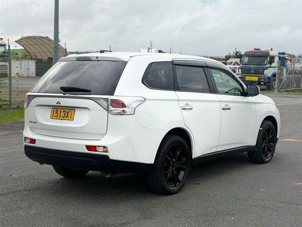 2013 Mitsubishi Outlander 7 SEATER !! REVERSING CAMERA !! Carousel 14