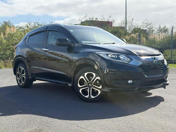 2014 Honda Vezel Z !! LEATHER SEATS !! HYBRID !! Carousel 1