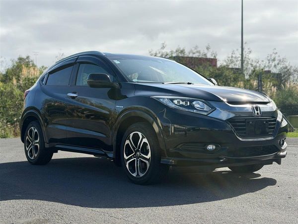 2014 Honda Vezel Z !! LEATHER SEATS !! HYBRID !! Carousel 7