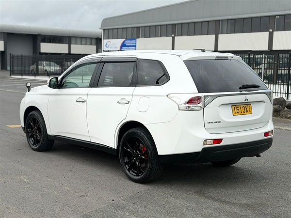 2013 Mitsubishi Outlander 7 SEATER !! REVERSING CAMERA !! Carousel 15