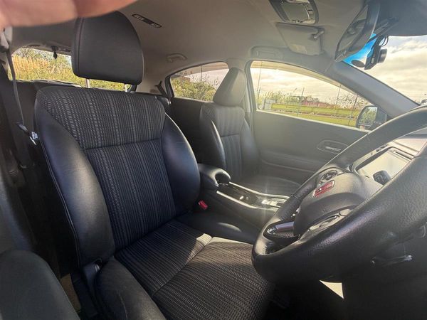 2014 Honda Vezel Z !! LEATHER SEATS !! HYBRID !! Carousel 10