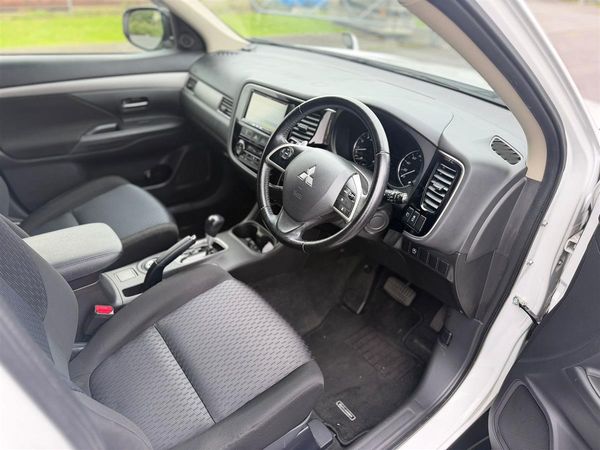 2013 Mitsubishi Outlander 7 SEATER !! REVERSING CAMERA !! Carousel 8