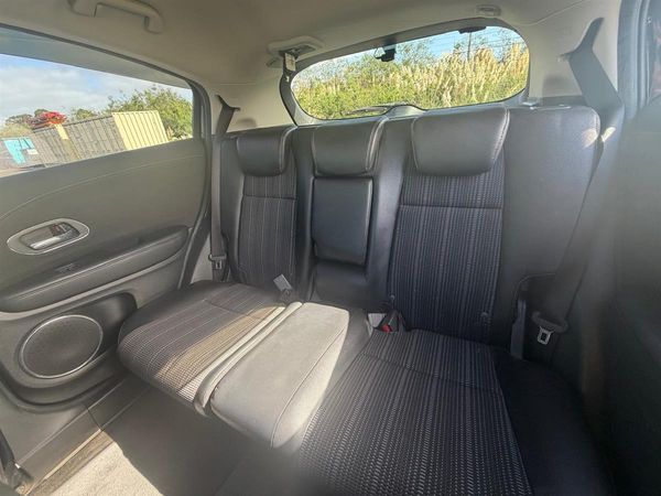 2014 Honda Vezel Z !! LEATHER SEATS !! HYBRID !! Carousel 12