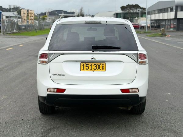 2013 Mitsubishi Outlander 7 SEATER !! REVERSING CAMERA !! Carousel 16