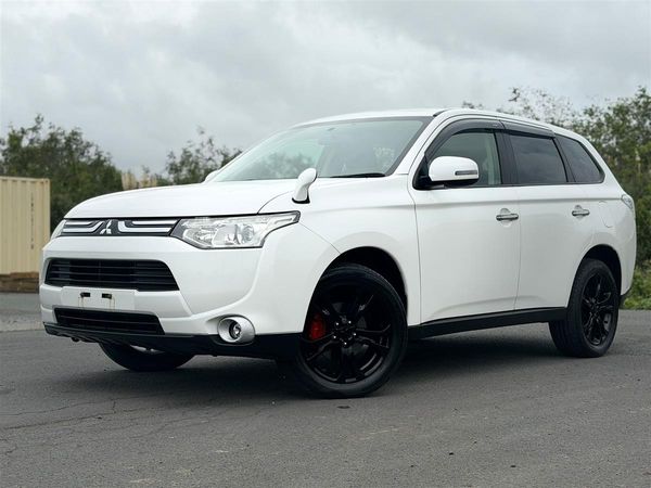 2013 Mitsubishi Outlander 7 SEATER !! REVERSING CAMERA !! Carousel 3