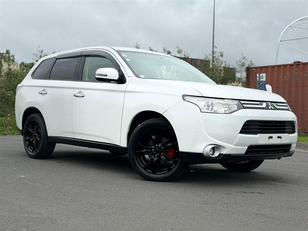 2013 Mitsubishi Outlander 7 SEATER !! REVERSING CAMERA !! Carousel 4