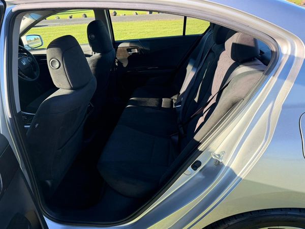 2013 Honda Accord HYBRID !! CRUISE CONTROL !! Carousel 8