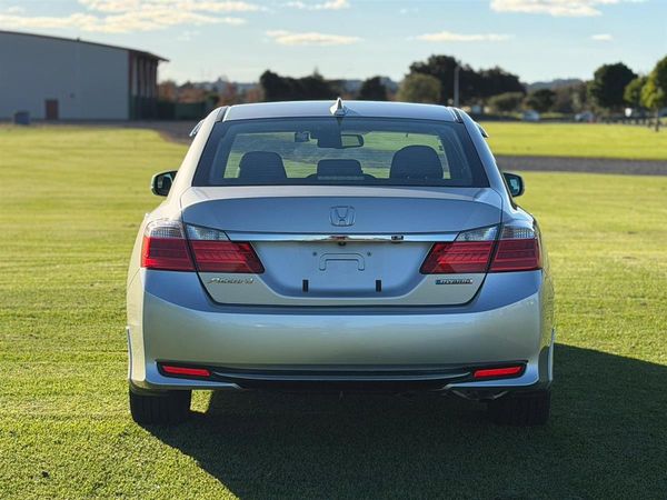 2013 Honda Accord HYBRID !! CRUISE CONTROL !! Carousel 3