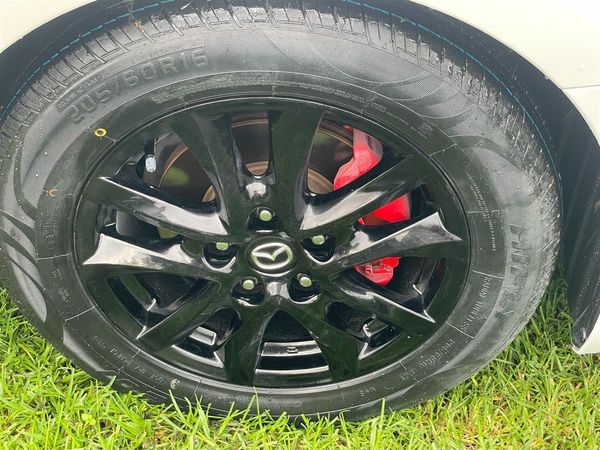 2015 Mazda Axela !! HUD DISPLAY !! BRAND NEW TYRES !! Carousel 14