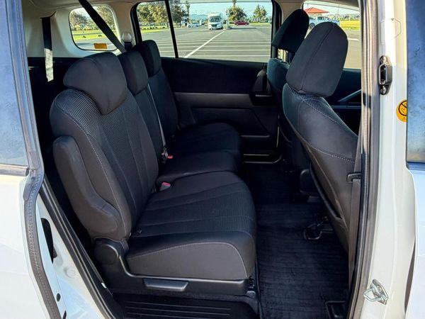 2013 Mazda Premacy 7 SEATER !! POWER SLIDING DOORS Carousel 12