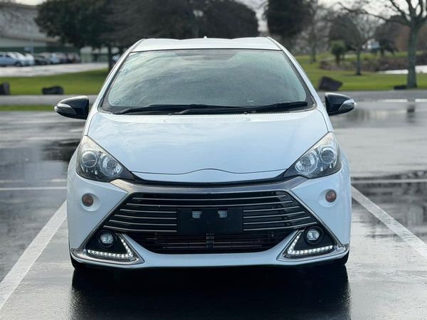 2015 Toyota Aqua GGS HYBRID !! ALLOYS !! Carousel 2