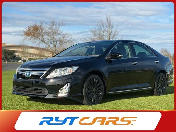 2013 Toyota Camry HYBRID !! BLACK ALLOYS !!