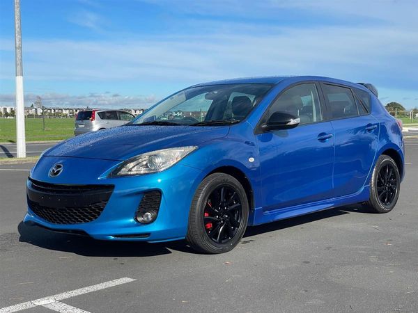 2013 Mazda Axela PUSH BUTTON START !! BLACK ALLOYS