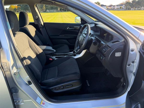 2013 Honda Accord HYBRID !! CRUISE CONTROL !! Carousel 7