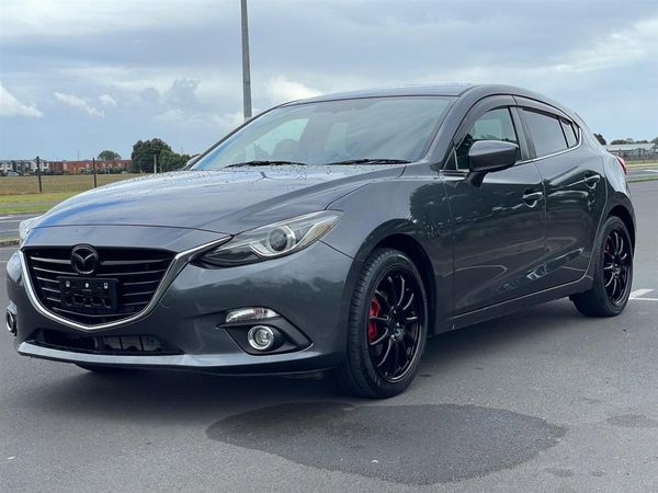 2013 Mazda Axela 1.5 !! BLACK ALLOYS