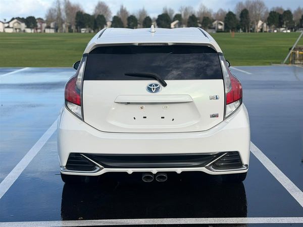 2015 Toyota Aqua GGS HYBRID !! ALLOYS !! Carousel 6