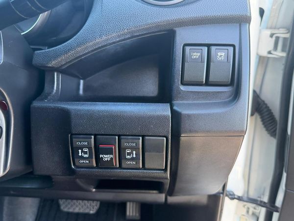 2013 Mazda Premacy 7 SEATER !! POWER SLIDING DOORS Carousel 8