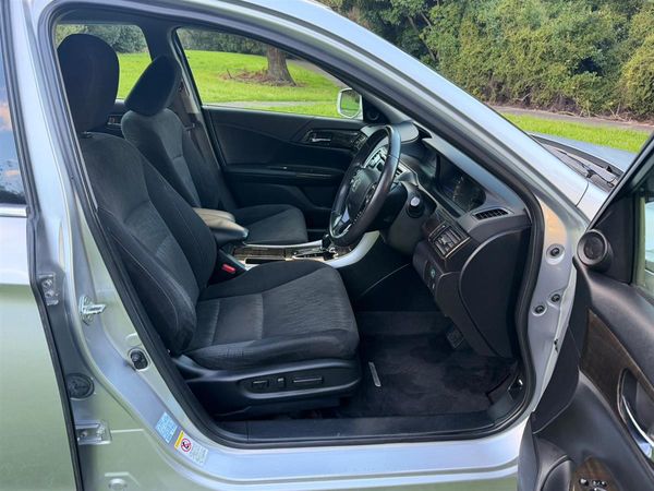 2013 Honda Accord HYBRID !! CRUISE CONTROL !! Carousel 7