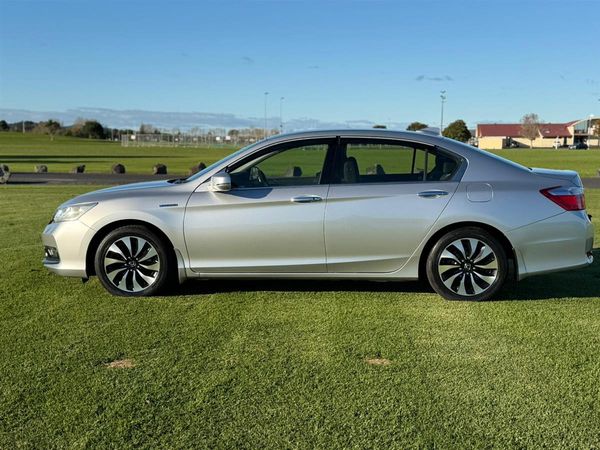 2013 Honda Accord HYBRID !! CRUISE CONTROL !! Carousel 6