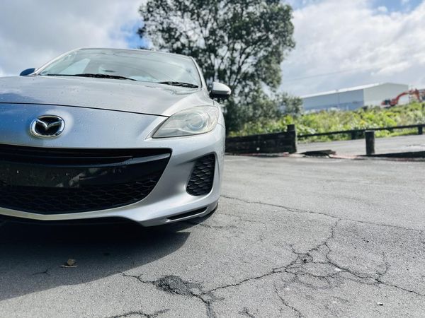 2013 Mazda Axela SPORTS !! SKYACTIVE ENGINE !! Carousel 8