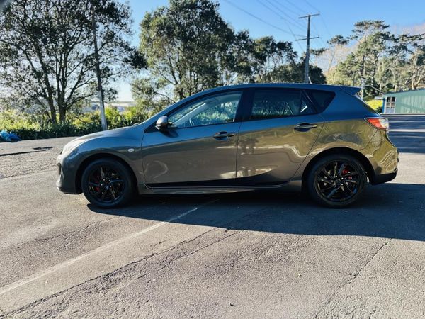 2012 Mazda Axela SPORTS !! STUNNING ALLOYS !! Carousel 3