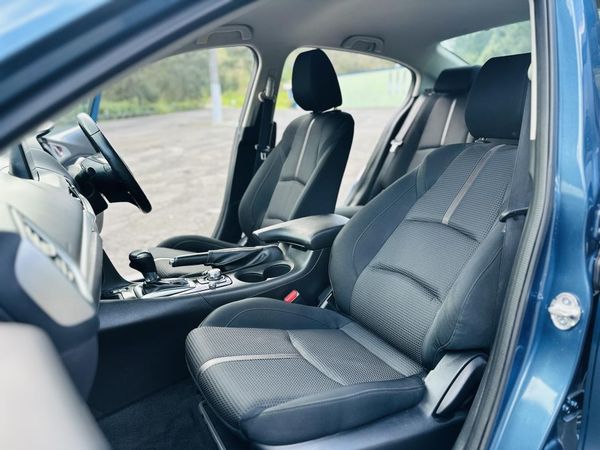 2016 Mazda Axela SPORTS !! SKYACTIVE ENGINE !! Carousel 14