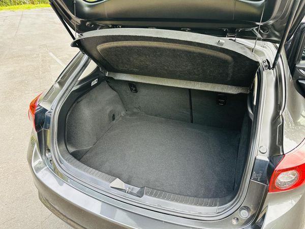 2017 Mazda Axela SPORTS !! SKYACTIVE ENGINE !! Carousel 14