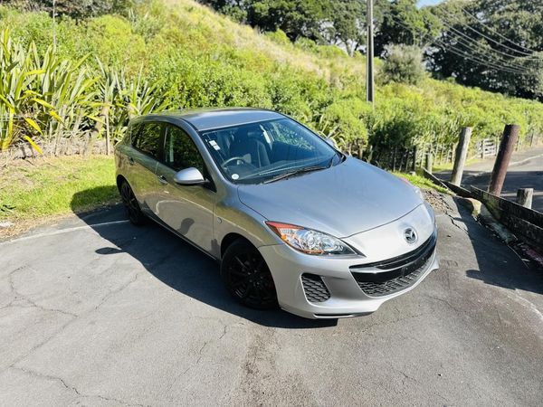2012 Mazda Axela SPORTS !! STUNNING ALLOYS !! Carousel 9