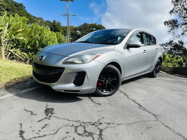 2013 Mazda Axela SPORTS !! SKYACTIVE ENGINE !! Carousel 2