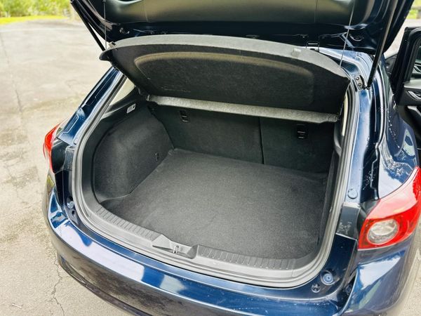 2016 Mazda Axela SPORTS !! SKYACTIVE ENGINE !! Carousel 16