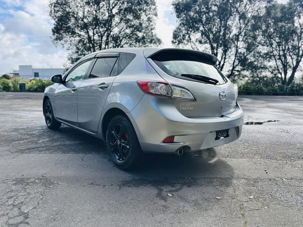 2013 Mazda Axela SPORTS !! SKYACTIVE ENGINE !! Carousel 4