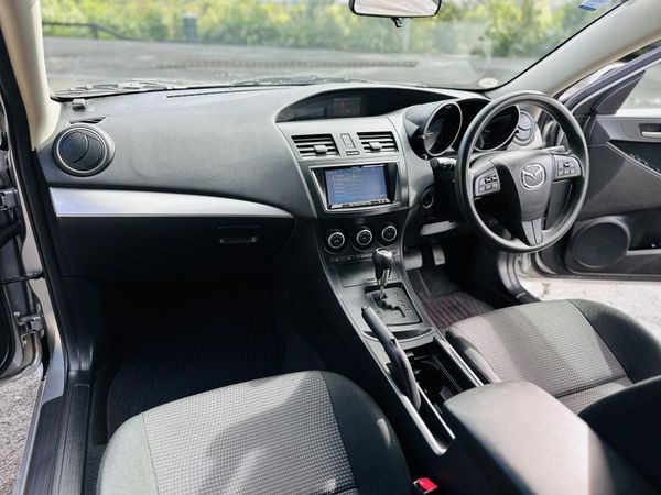 2013 Mazda Axela SPORTS !! SKYACTIVE ENGINE !! Carousel 13