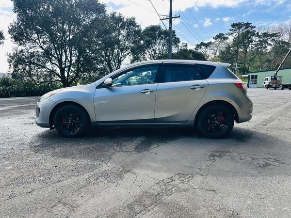 2013 Mazda Axela SPORTS !! SKYACTIVE ENGINE !! Carousel 3