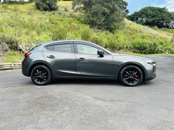 2017 Mazda Axela SPORTS !! SKYACTIVE ENGINE !! Carousel 7