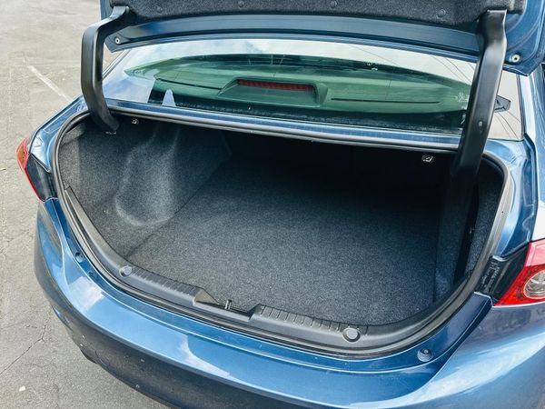 2016 Mazda Axela SPORTS !! SKYACTIVE ENGINE !! Carousel 16